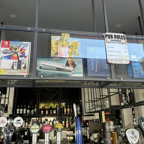 charleys_meeting_pub_bar_600x