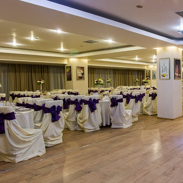 function_room_petsas_wedding_600x